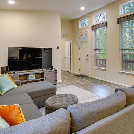Hoodsport Vacation Rental With Private Lake Access! Luaran gambar