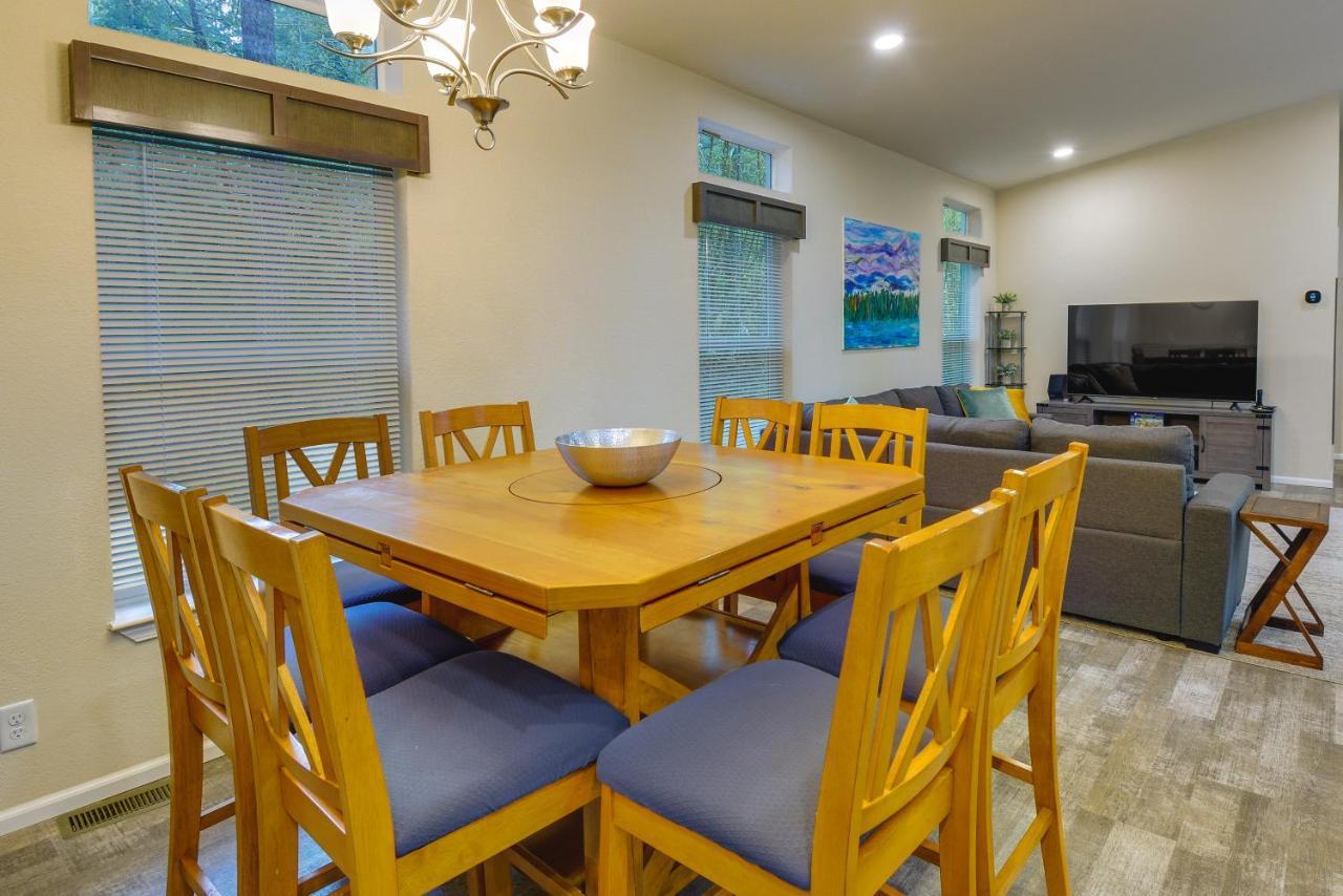 Hoodsport Vacation Rental With Private Lake Access! Luaran gambar