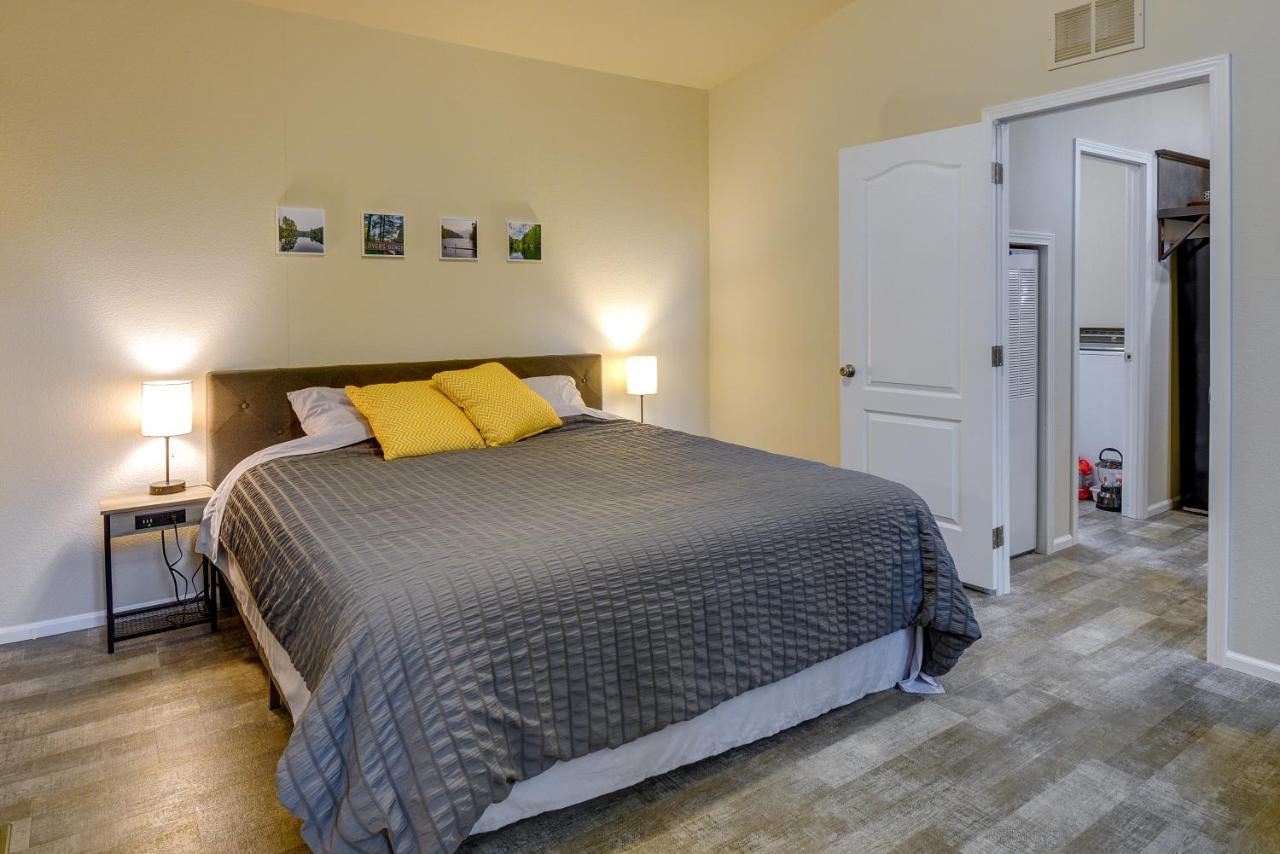 Hoodsport Vacation Rental With Private Lake Access! Luaran gambar