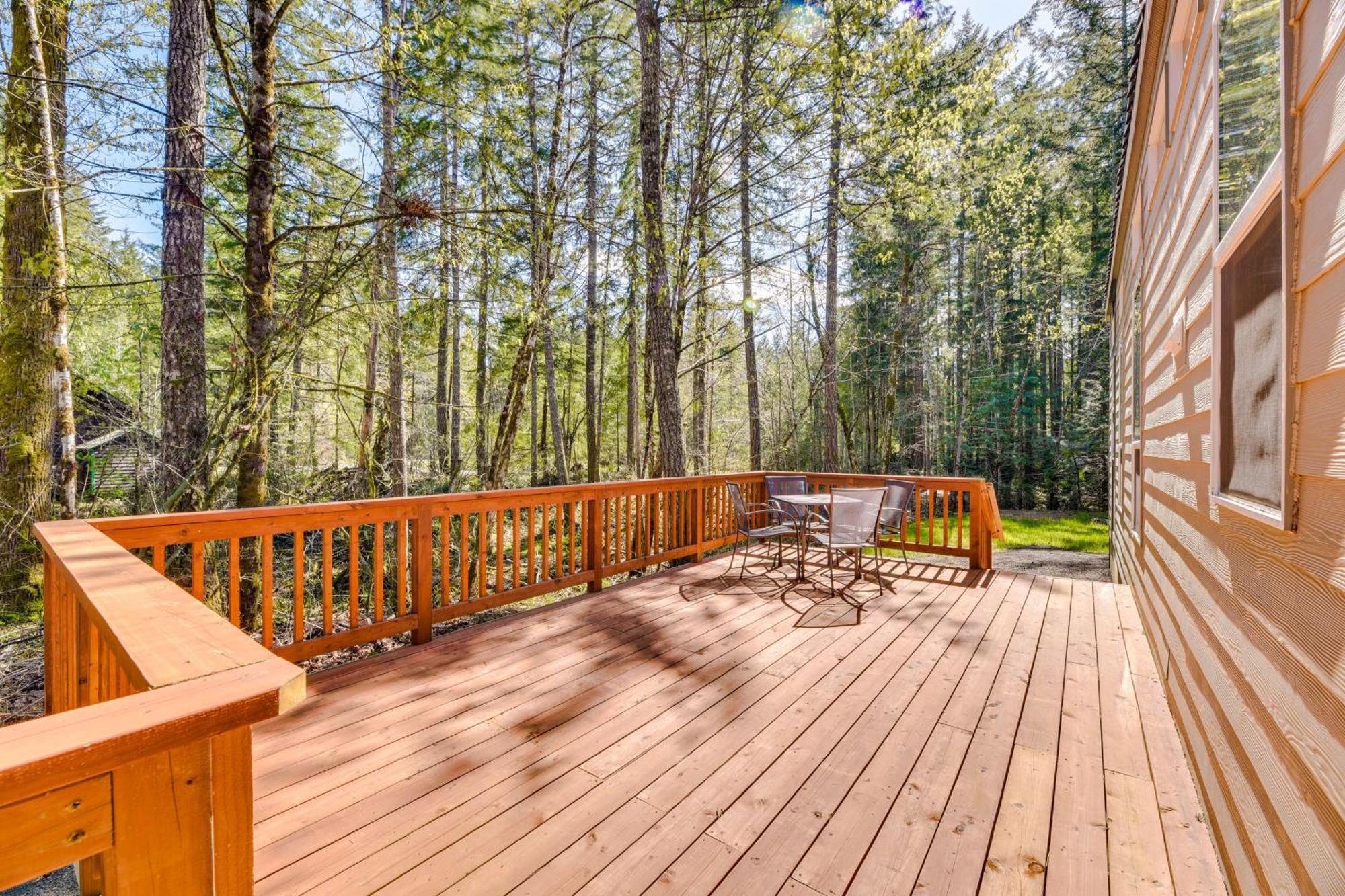 Hoodsport Vacation Rental With Private Lake Access! Luaran gambar
